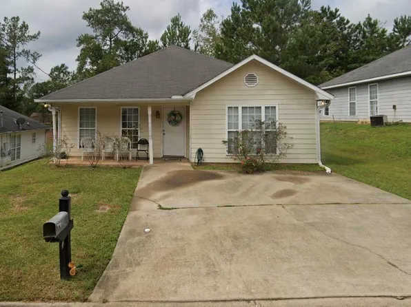 707 Pine Hill Ct, Phenix City, AL 36869