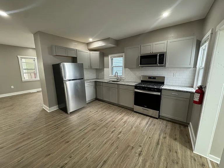 149 E Federal St — Photo 1