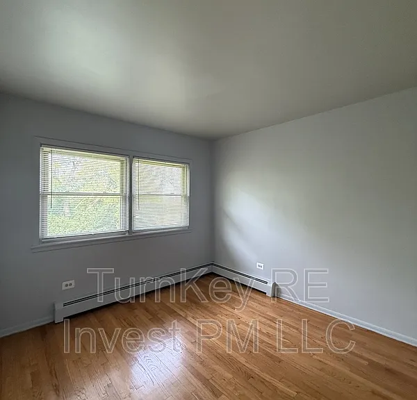 5900 Butterfield Rd #9 — Photo 5