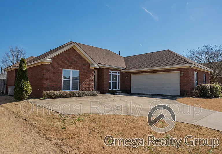1325 Meadow Glen Rd — Photo 1