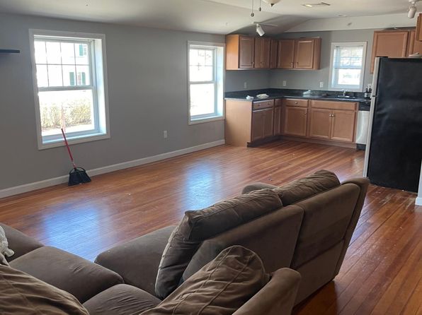 840 Main St APT 1