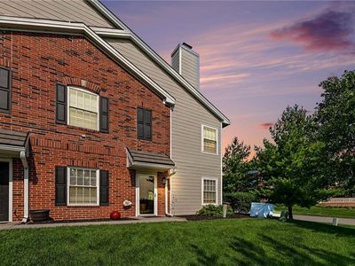 11607 Tomahawk Creek Pkwy APT J, Leawood, KS, 66211