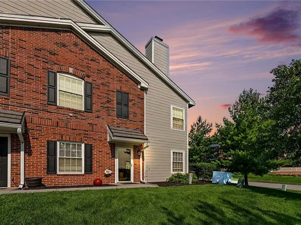 11607 Tomahawk Creek Pkwy APT J, Leawood, KS 66211
