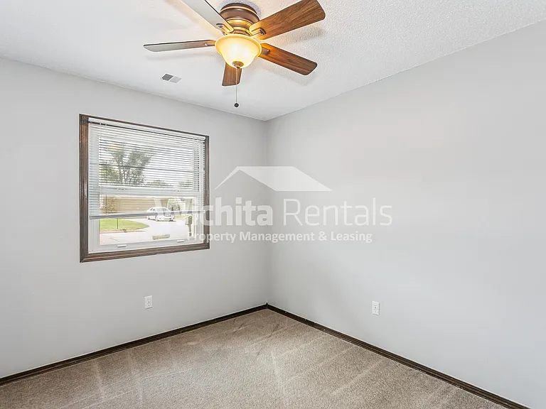 4549 S Washington Ct — Photo 8