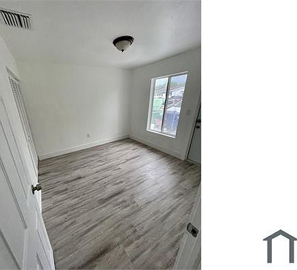 5th image of 21371 NW 39th Ave