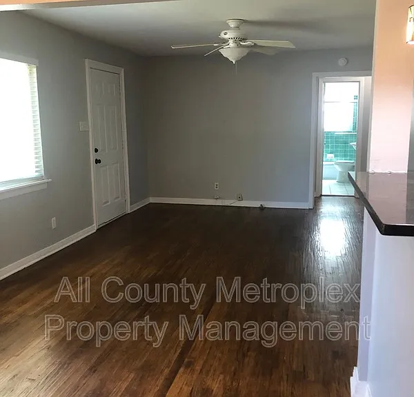 3984 Park Ln — Photo 5