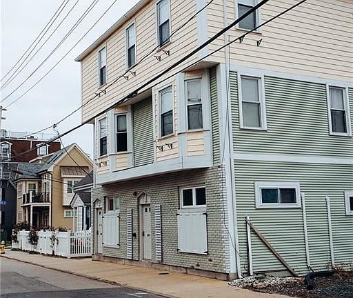 3rd image of 603 Thames St APT 1