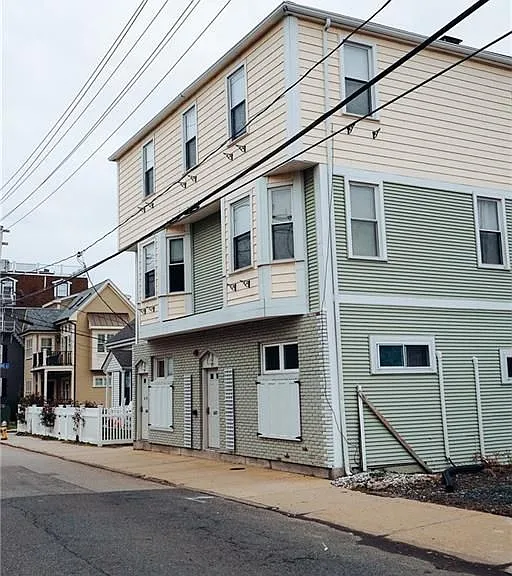 603 Thames St #1 — Photo 3