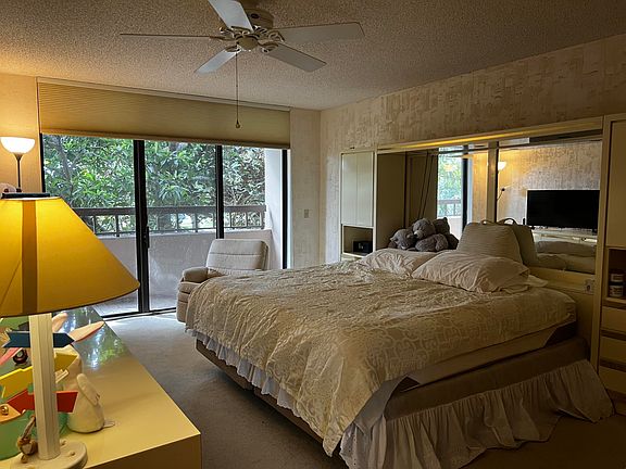 3rd image of 4702 Fountains Dr S APT 207
