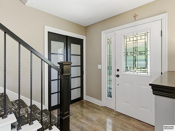 3rd image of 8106 Manderson St