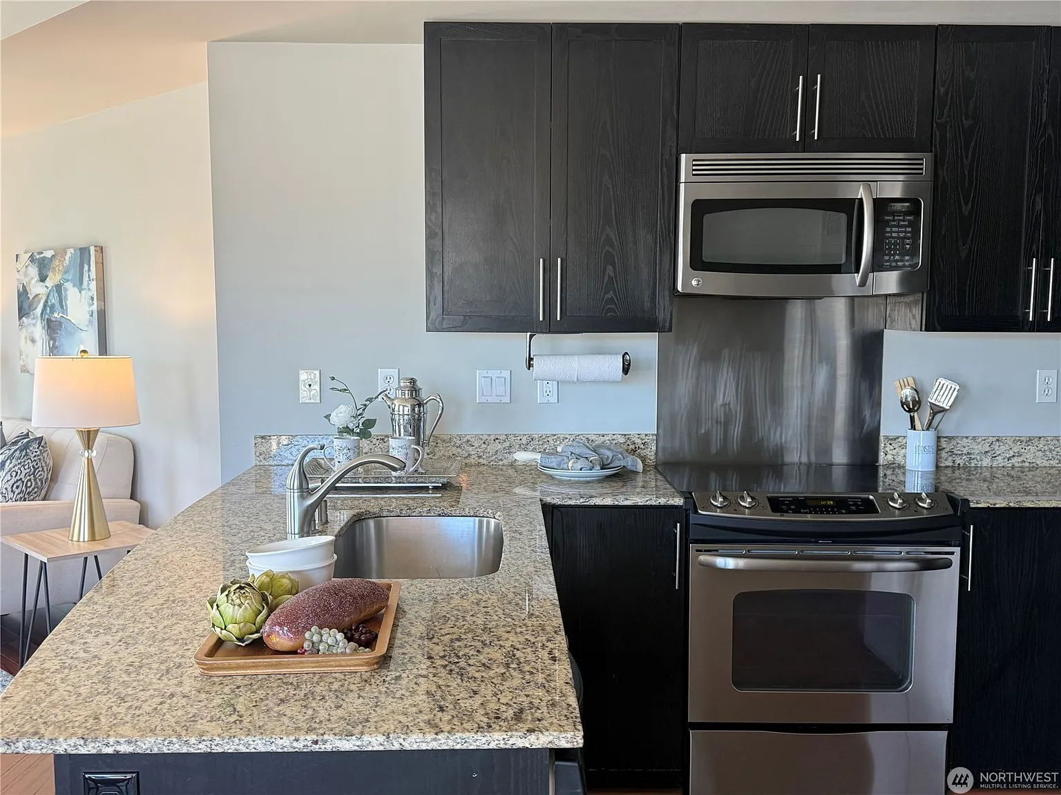 1 bed, 706 sqft, $2,600 — Photo 2