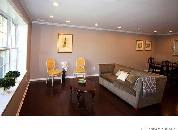 3rd image of 7 Aylesbury Cir #7
