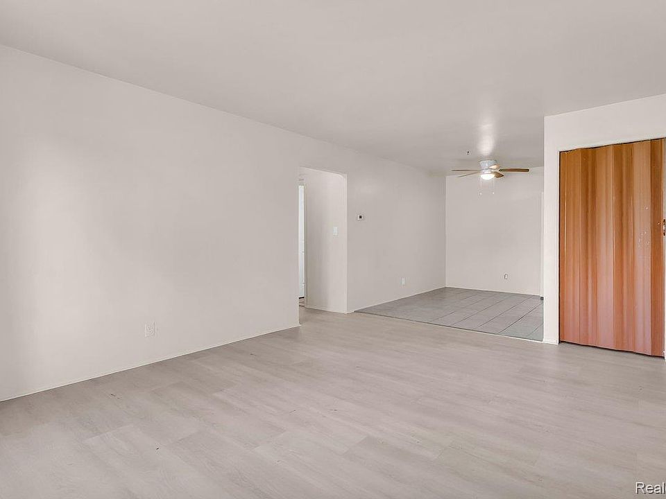 26740 Joy Rd Apt D1, photo 12
