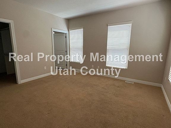 5th image of 566 E 3375th St N