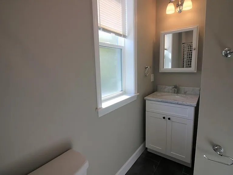 297 Bainbridge St — Photo 9