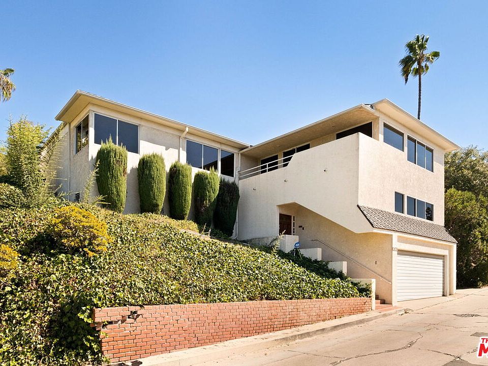 1st image of 2470 Micheltorena St