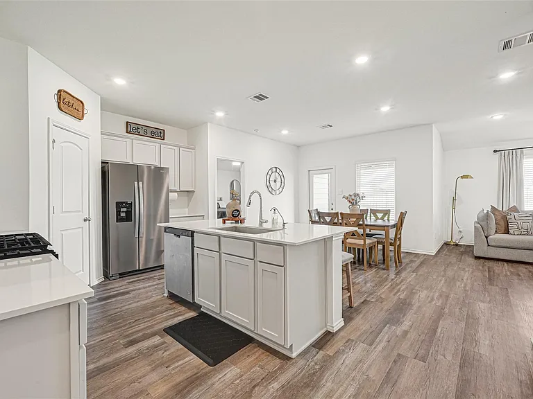 210 Coral Drift Ct — Photo 8