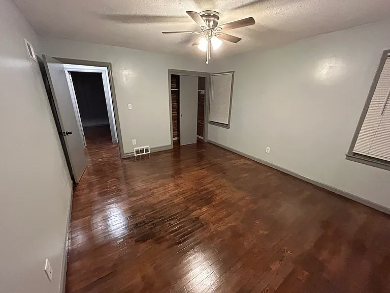 445 Missouri St — Photo 16