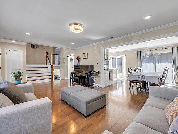 4th image of 5 Hillvale Road