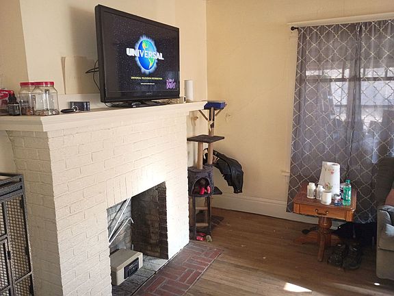 3rd image of 18 Walnut St