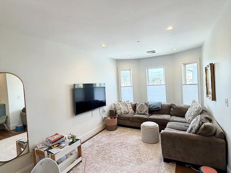 143 E Cottage St #3 — Photo 7