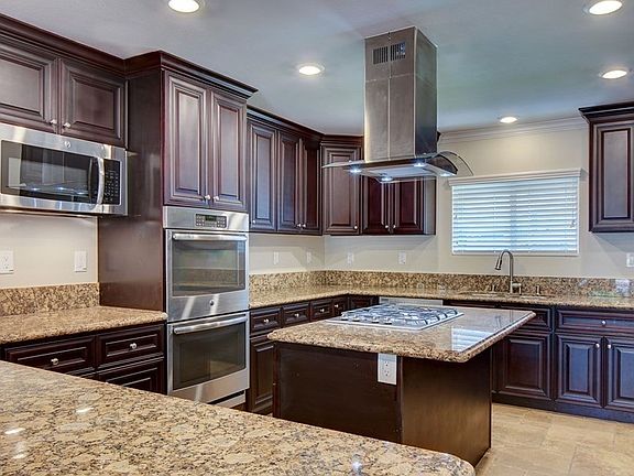 4th image of 108 N Deseret Cir