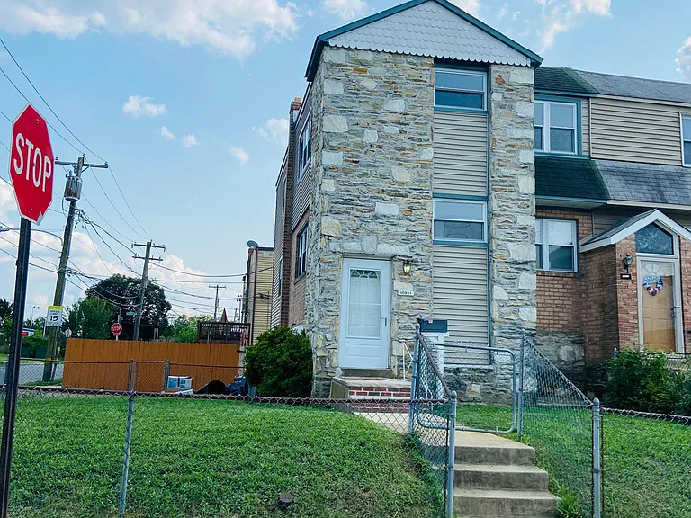 10931 Modena Dr #2 — Photo 49