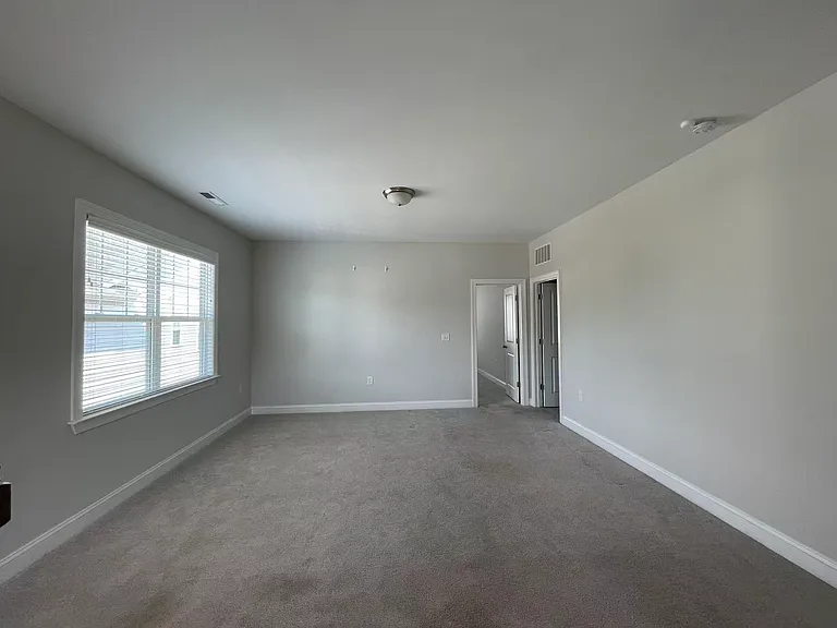 813 Matterhorn Dr — Photo 15