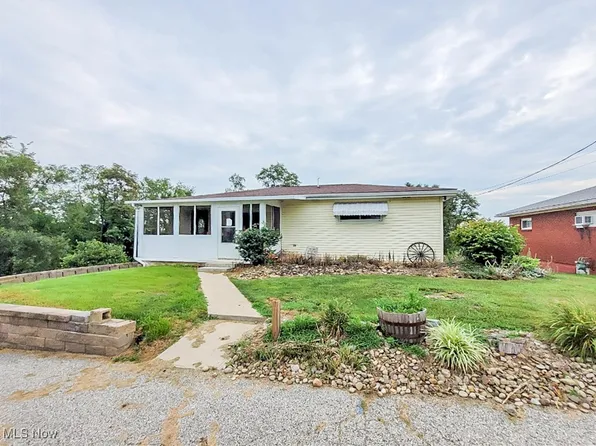 586 Troy Dr, Steubenville, OH 43953