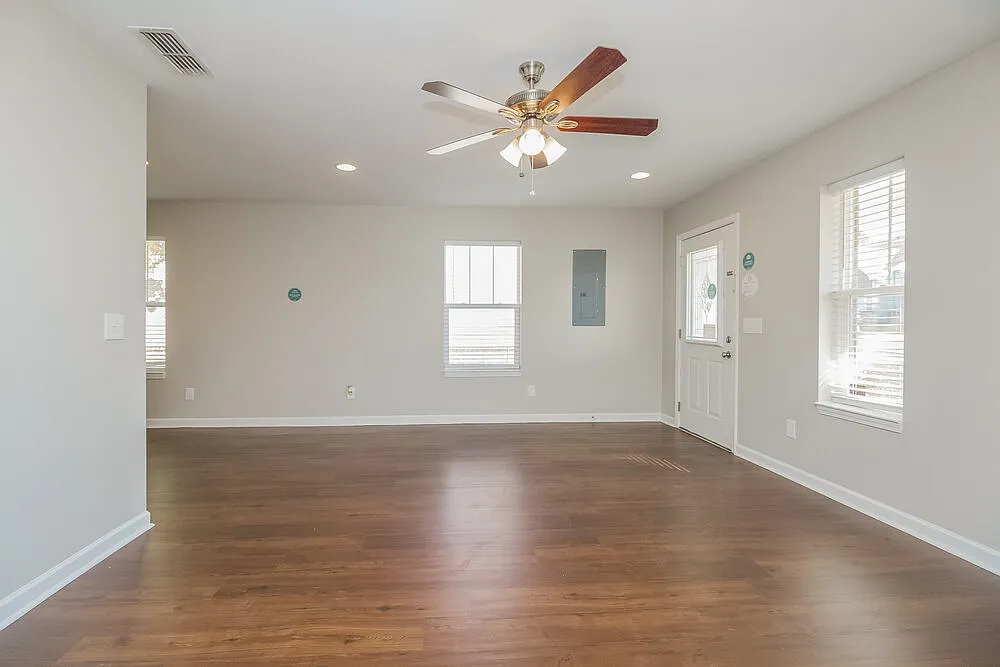 4 bed, 2.0 bath, 1540 sqft, $2,315 — Photo 4
