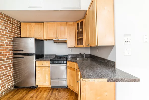 Rented by Maplewood Management | media 18