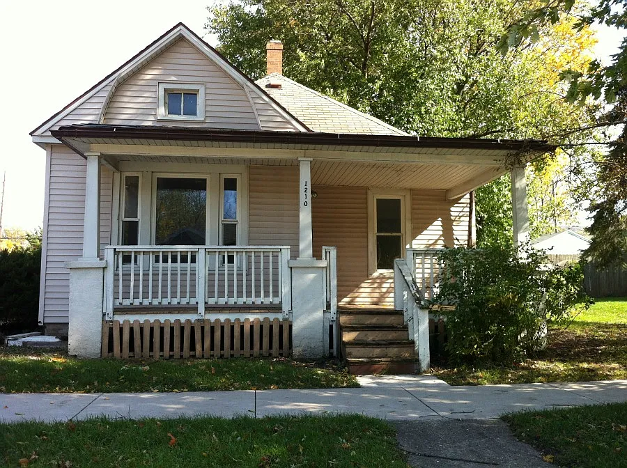 1210 N Champaign St photo 1