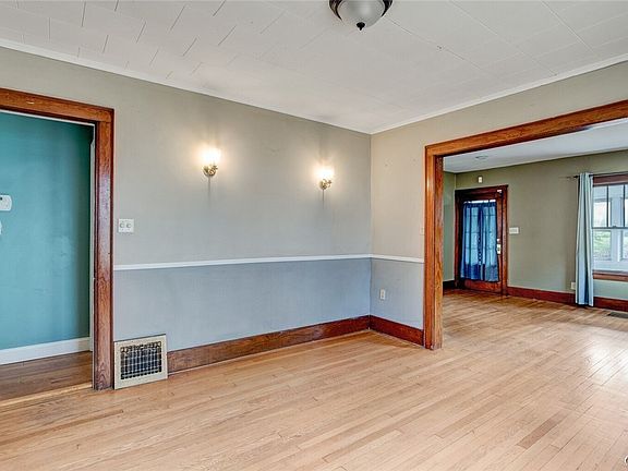 3rd image of 210 Homer Ave