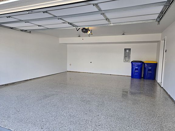 4th image of 1609-1615 Aspen Ct NE #1613