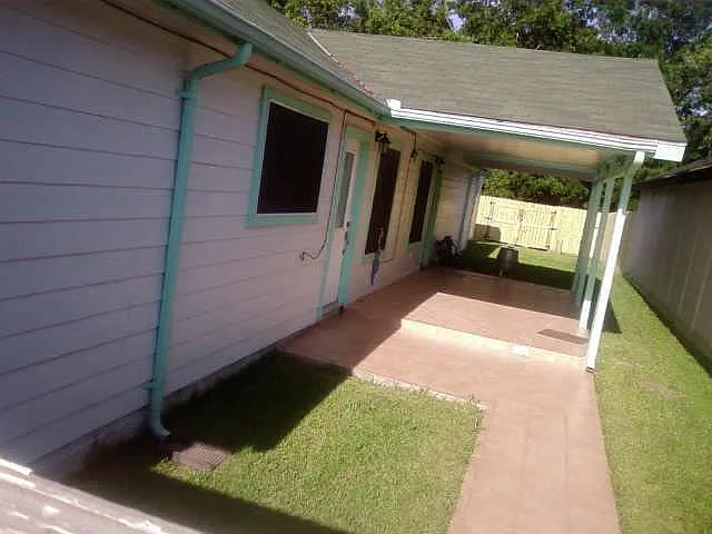13835 Northlake Dr NE — Photo 1