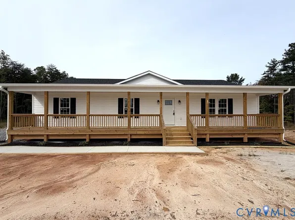 104 Abrams Rd, Farmville, VA 23901