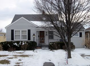 209 Conger Ave, Carmi, IL 62821