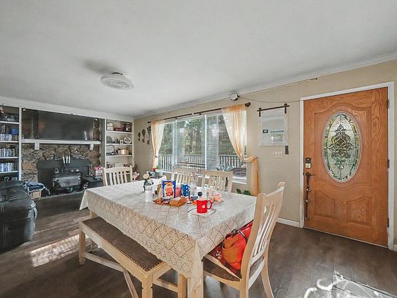 2nd image of 16951 Alpine Dr