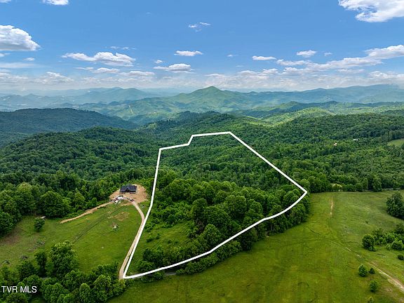 2nd image of Walnut Mountain Rd