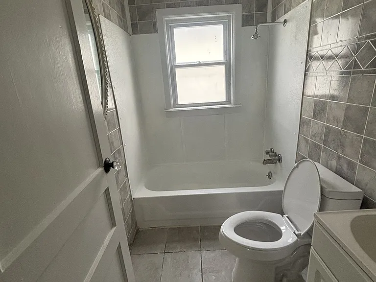 3655 Parthenia Ave — Photo 5