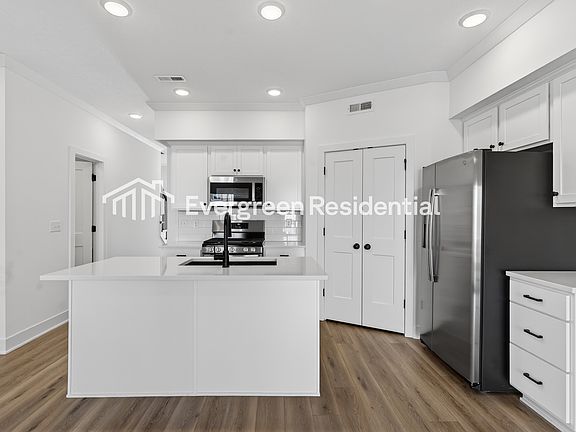 5th image of 7010 NW 81st Pl