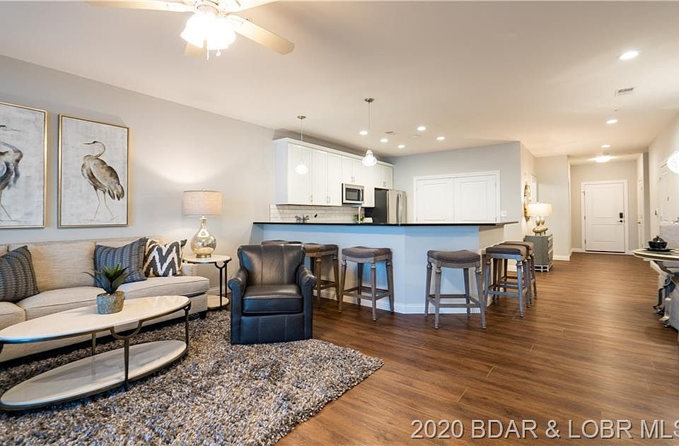 1st image of 166 Captiva Dr #4B