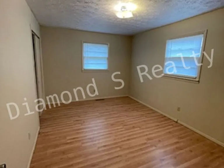 2264 E Nora St — Photo 7