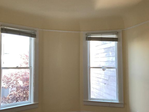 4th image of 2519 Van Ness Ave