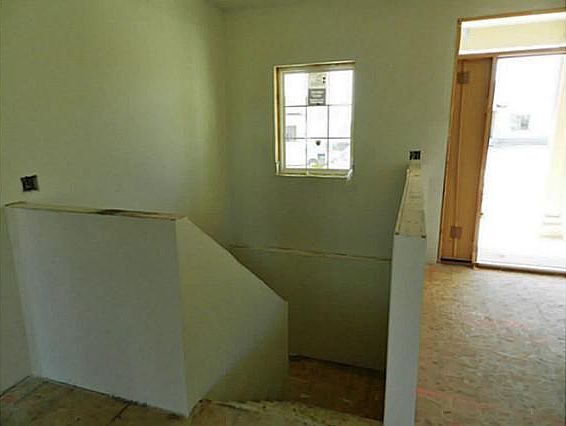 3rd image of 1607 NW Ridge Rd