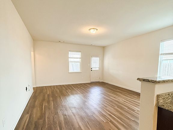 3rd image of 120 Rushmore Ln
