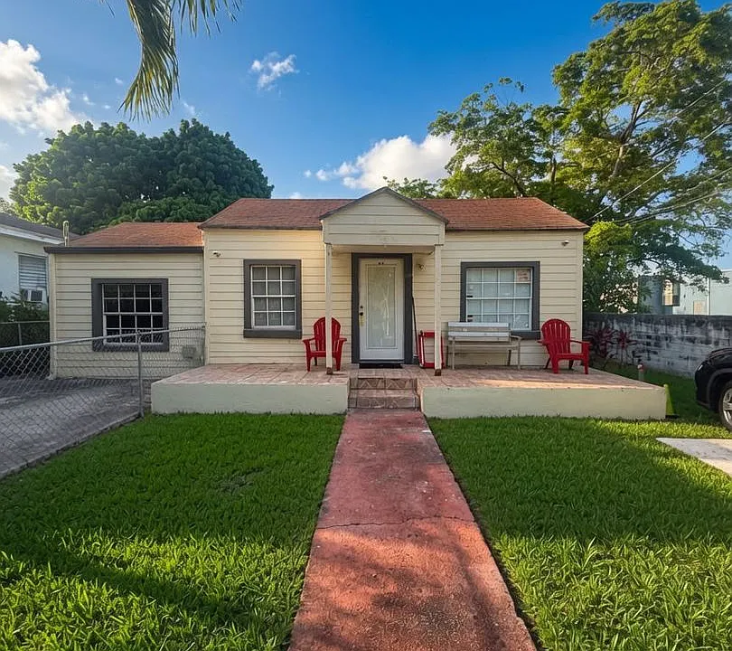 715 NW 116th Ter