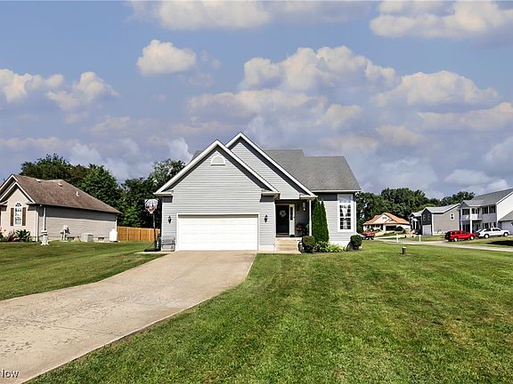 2nd image of 7411 Lake Knoll Dr