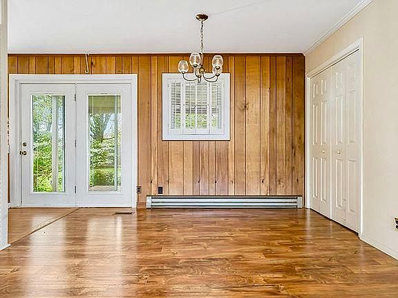 1st image of 4008 Sanford Dr