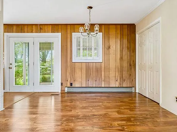 4008 Sanford Dr, Johnson City, TN 37601